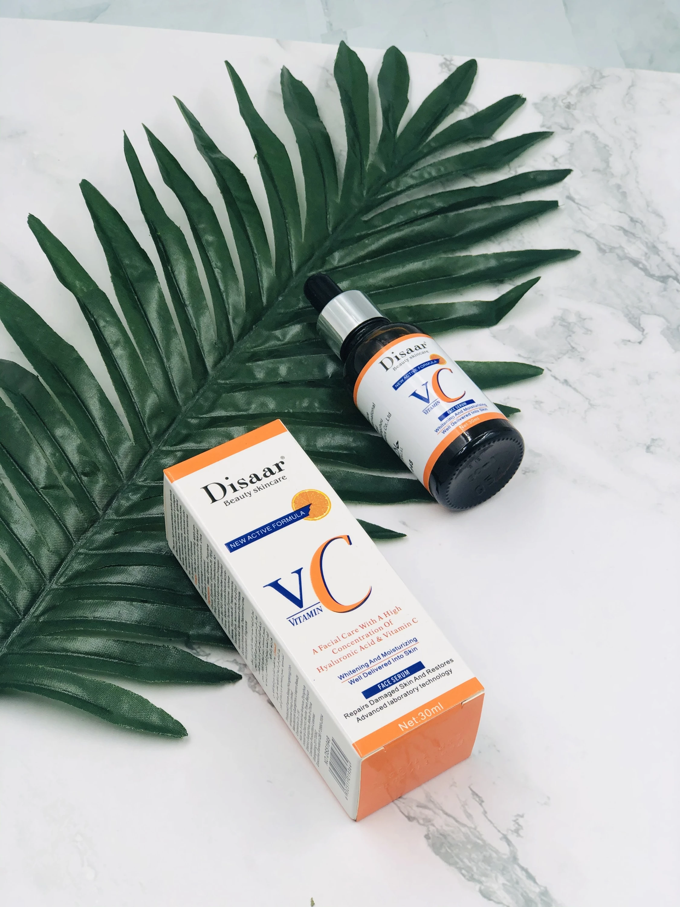 Sérum Visage Pur Éclaircissant Bio Disaar à la Vitamine C et à l'Acide Hyaluronique pour les Soins de la Peau